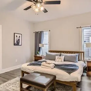 New Build 5 Min To Broadway Sleeps 10 Nashville